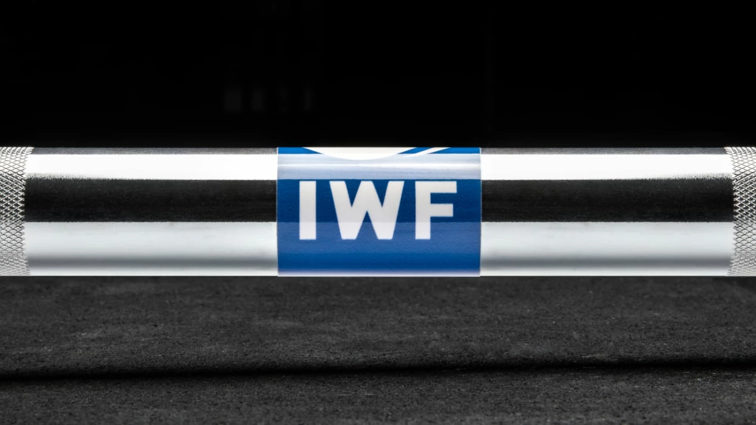 Rogue Fitness Rogue 28MM IWF Olympic Weightlifting Bar W/ Center Knurl - Bright Zinc - Image 4