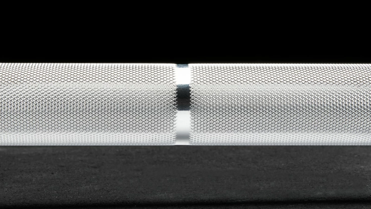 Rogue Fitness Rogue 28MM IWF Olympic Weightlifting Bar W/ Center Knurl - Bright Zinc - Image 5